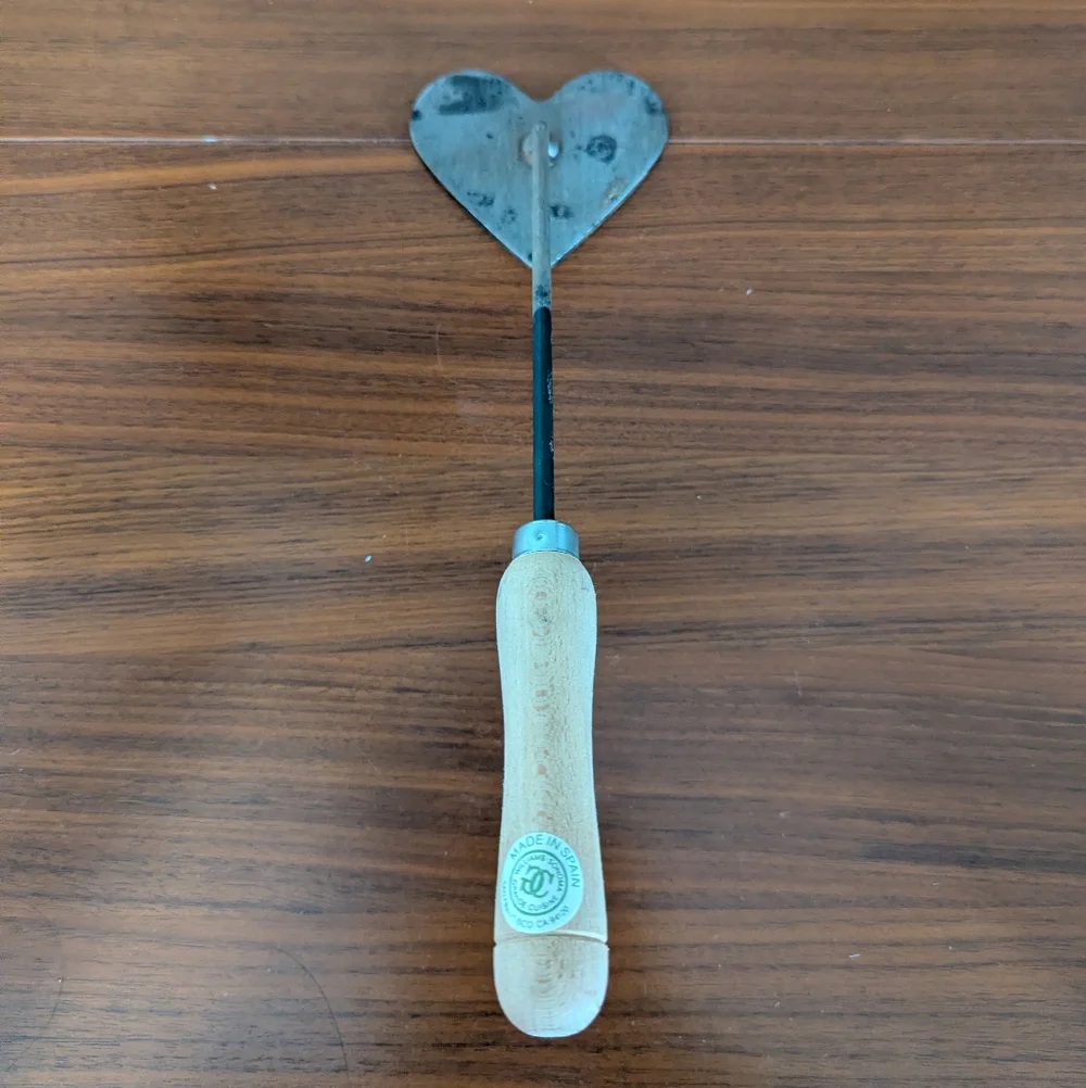 Williams Sonoma Heart Shaped Branding Iron Wood Handle Made in Spain Pre Owned